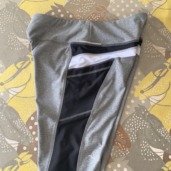 Gottex Size Med Capri Work Out Pants - Picture 2 of 6